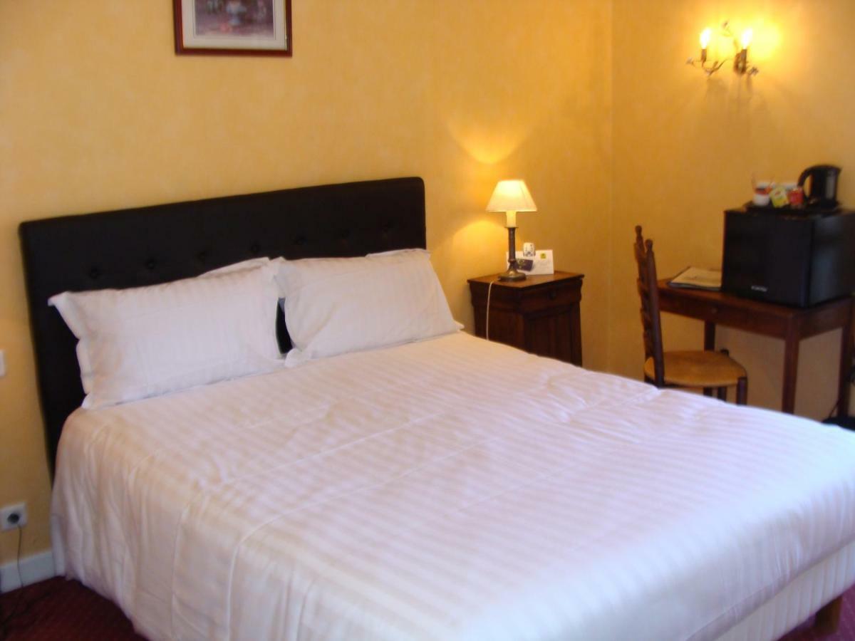Logis La Gamade Hotel Donzenac Exterior photo