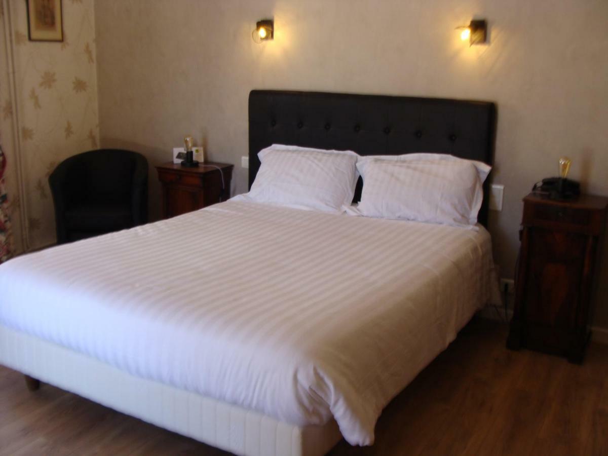 Logis La Gamade Hotel Donzenac Exterior photo